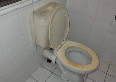 bundaberg renovations toilet before